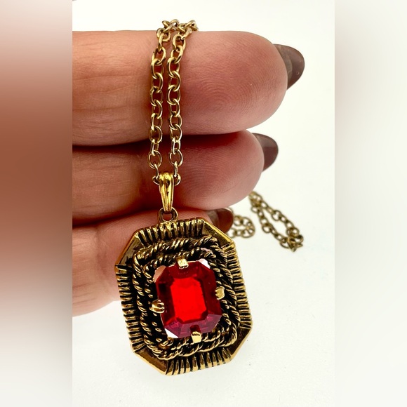 Jewelry - Vintage 1969 Signed Sarah Coventry "Majorca" Ruby Red Necklace
